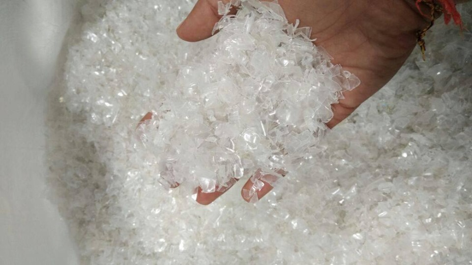 HOT Washed PET Bottle Flakes Scrap - Image 4