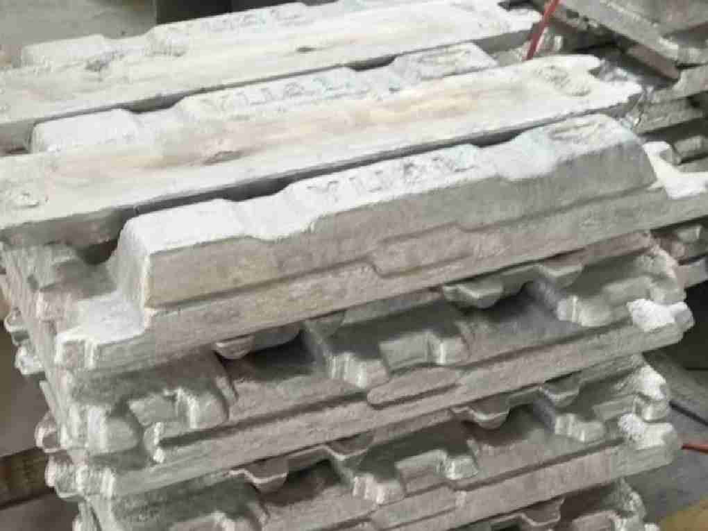 Aluminum Ingot A7 99.7%